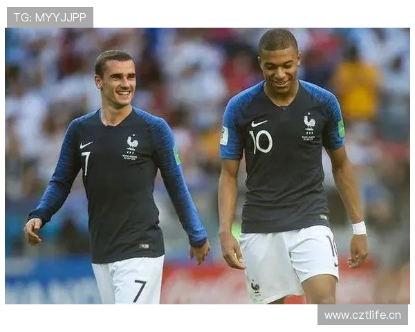 格里兹曼与姆巴佩核心定位的跨时代对比分析