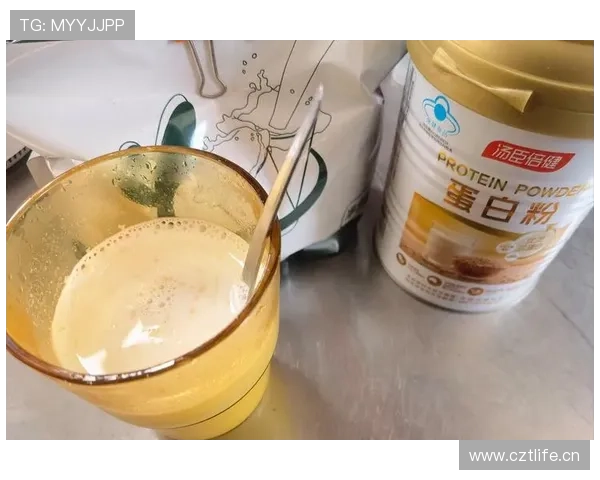 贝林厄姆家的冰箱里塞满了蛋白粉，连瓶可乐都找不到